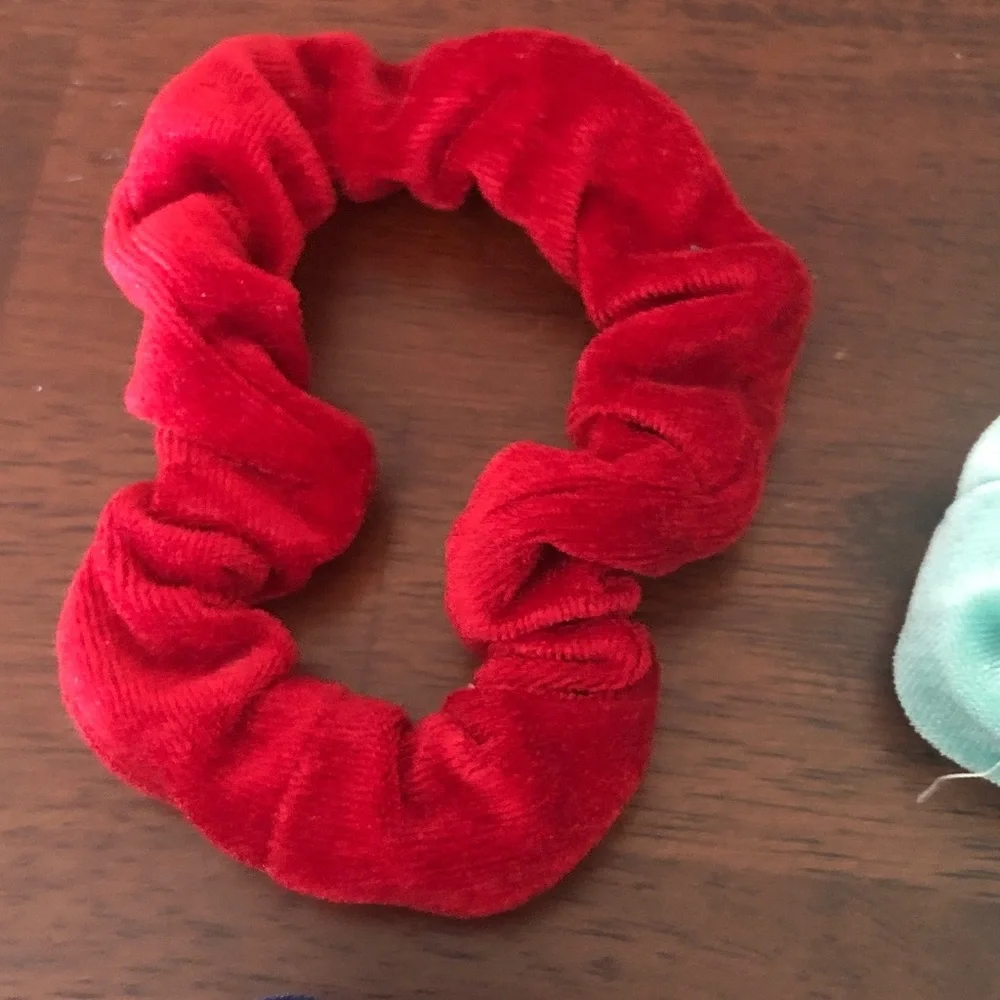 Women’s Velvet Hair Scrunchie Set